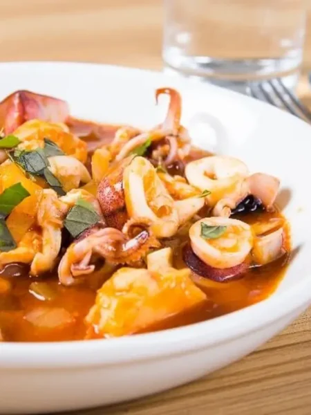 CALAMARI AND PEPPERS STEW