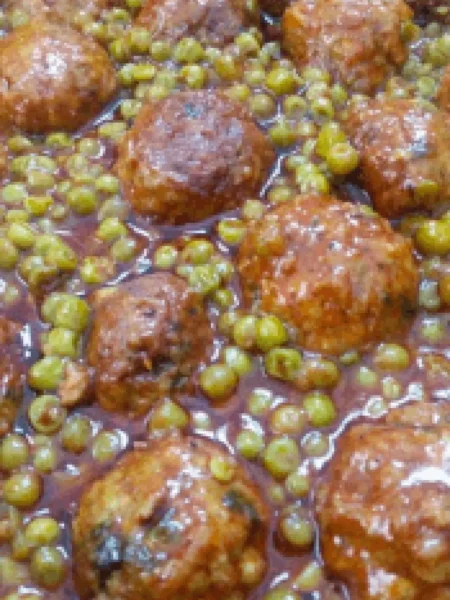 Meatballs and Green Peas